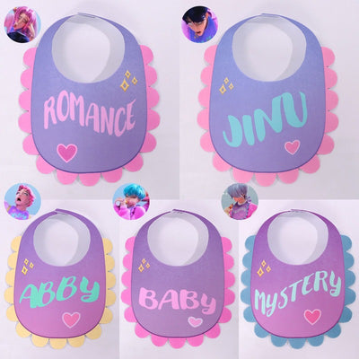 Monenjoy KPOPガールズ!デーモン・ハンターズ サジャ・ボーイズ よだれかけ ロマンス、ベイビー、ジヌ、アビー、ミステリー オールインワンスタイ Kpop Demon Hunters