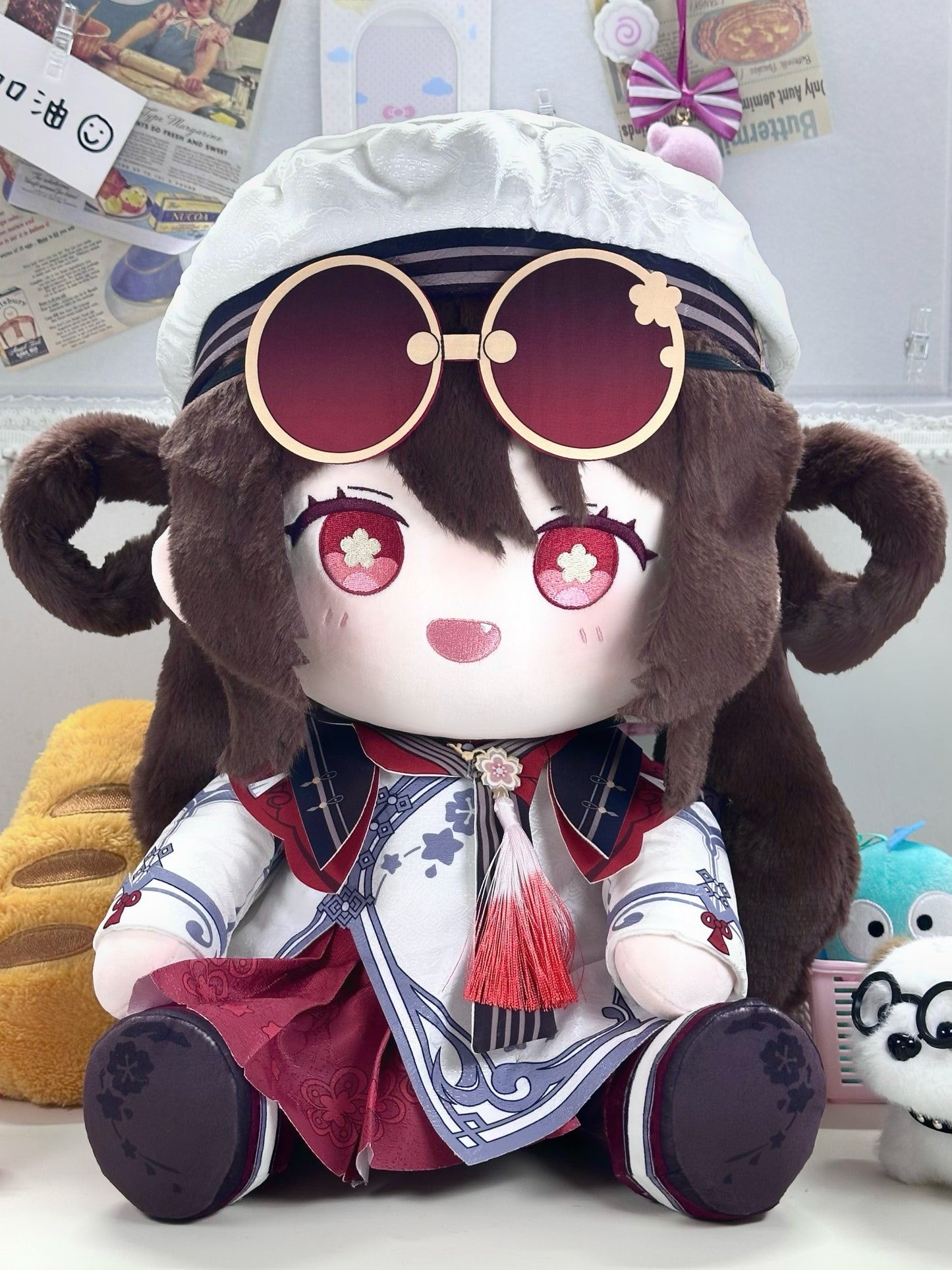 原神（げんしん）　胡桃　ぬいぐるみ　40cm　残雪に咲く紅　胡桃の衣装　抱き枕型　綿人形 40cm プレゼント　アクセサリー　着せ替え可能　完全受注生産　中国輸入ハンドメイド品往生堂　  璃月