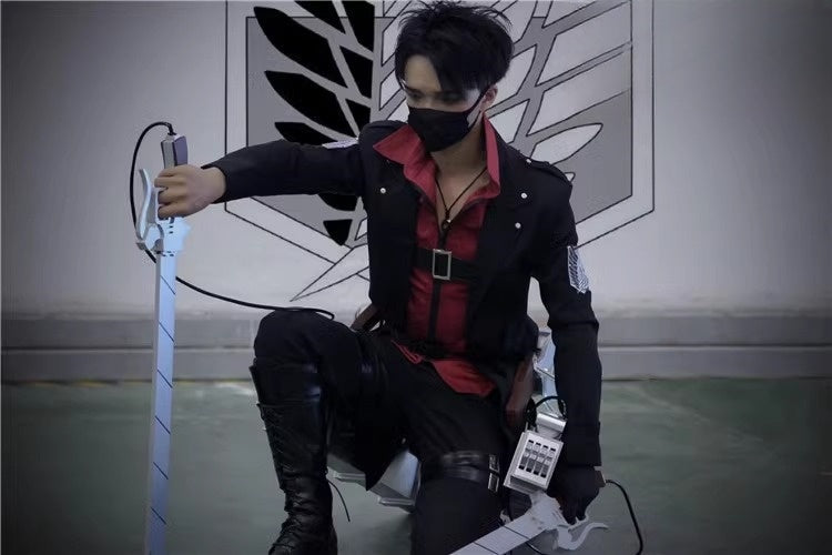 Monenjoy 進撃の巨人 立体機動装置 調査兵団 エレン・イェーガー コスプレ道具 1/1で立体化 PVC EVA ワイヤーの射出装置 道具 レプリカ 武器 花火大会 学園祭 ハロウィン 漫画 コスプレ 撮影道具 おもちゃ - Monenjoy