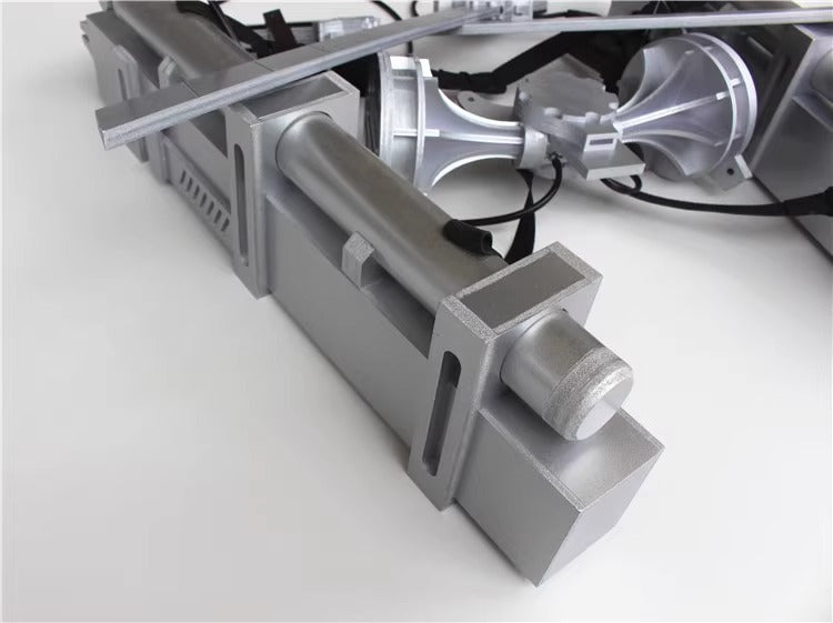 Monenjoy 進撃の巨人 立体機動装置 調査兵団 エレン・イェーガー コスプレ道具 1/1で立体化 PVC EVA ワイヤーの射出装置 道具 レプリカ 武器 花火大会 学園祭 ハロウィン 漫画 コスプレ 撮影道具 おもちゃ - Monenjoy