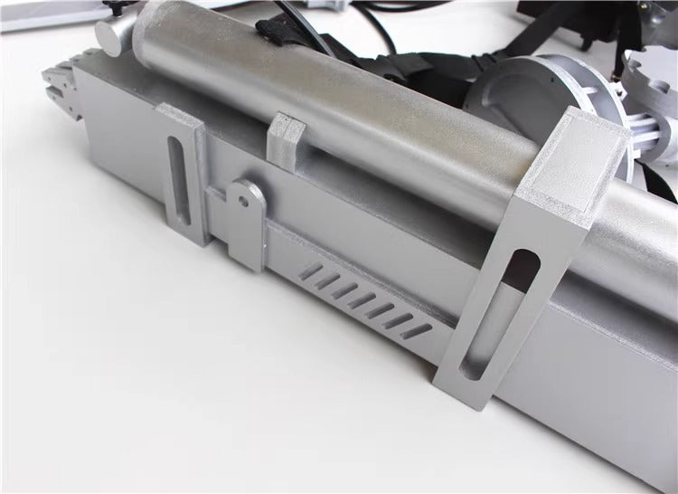 Monenjoy 進撃の巨人 立体機動装置 調査兵団 エレン・イェーガー コスプレ道具 1/1で立体化 PVC EVA ワイヤーの射出装置 道具 レプリカ 武器 花火大会 学園祭 ハロウィン 漫画 コスプレ 撮影道具 おもちゃ - Monenjoy