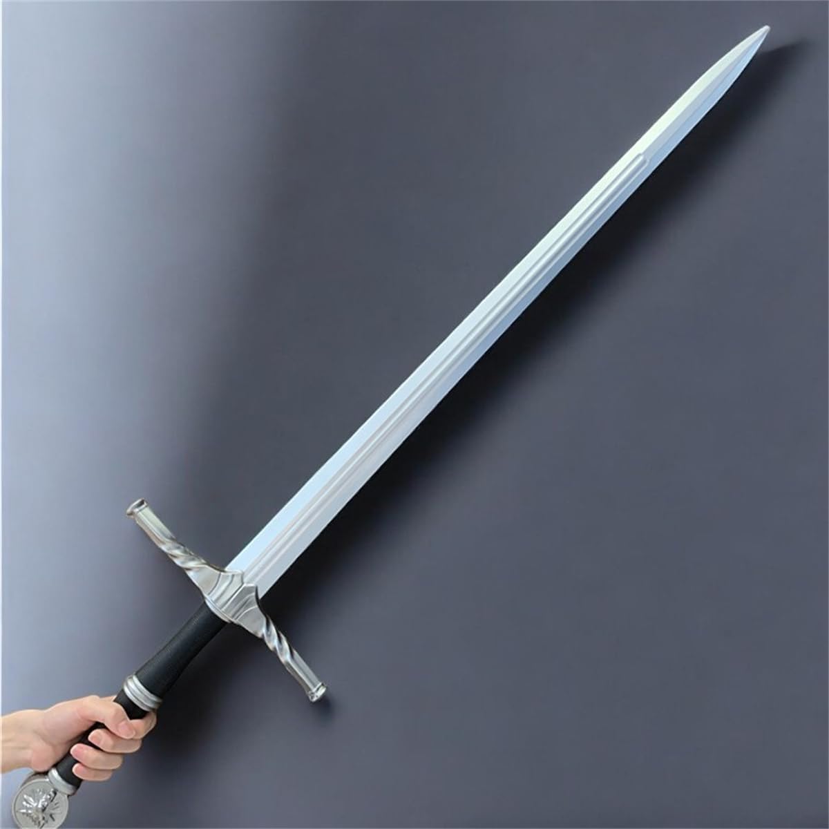 Monenjoy ウィッチャー3 ワイルドハント 西洋剣 105cm ウレタン樹脂製 片手剣 レプリカ武器 PU製 銀の剣 手作り 撮影道具 ヒーロー 戦士 仮装 パーティーグッズ コスプレグッズ 手遊び コスプレ小物 ソード コスプレ道具 イベント おもちゃ ハロウィン（単品） - Monenjoy