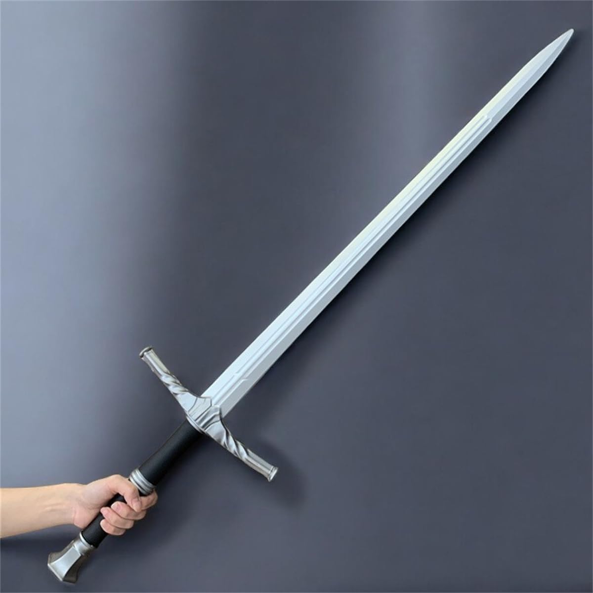 Monenjoy ウィッチャー3 ワイルドハント 西洋剣 105cm ウレタン樹脂製 片手剣 レプリカ武器 PU製 銀の剣 手作り 撮影道具 ヒーロー 戦士 仮装 パーティーグッズ コスプレグッズ 手遊び コスプレ小物 ソード コスプレ道具 イベント おもちゃ ハロウィン（単品） - Monenjoy