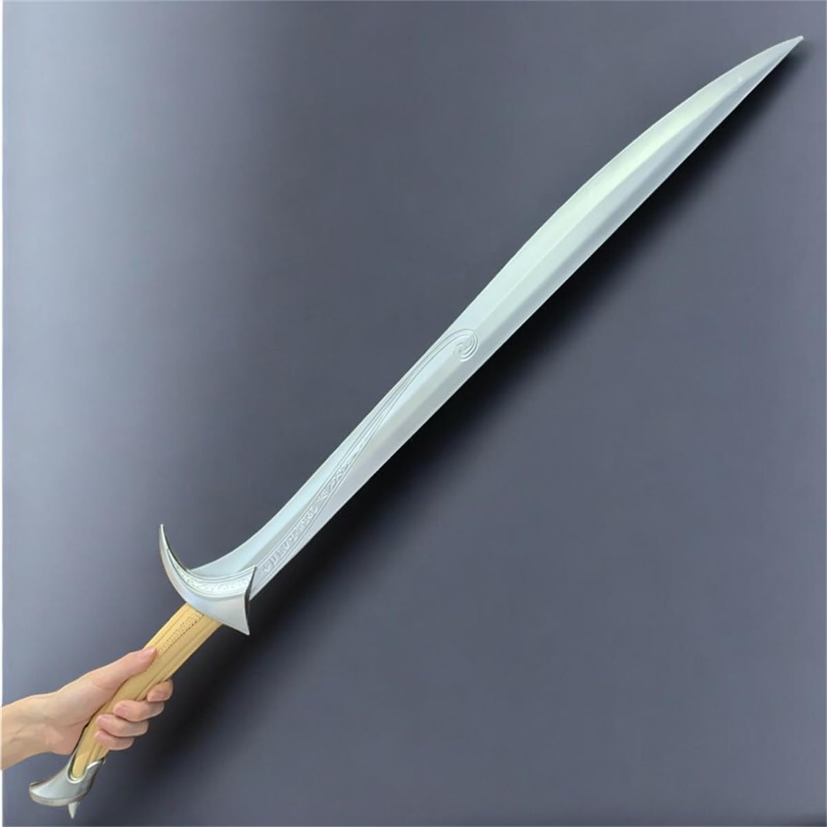 Monenjoy ウィッチャー3 ワイルドハント 西洋剣 105cm ウレタン樹脂製 片手剣 レプリカ武器 PU製 銀の剣 手作り 撮影道具 ヒーロー 戦士 仮装 パーティーグッズ コスプレグッズ 手遊び コスプレ小物 ソード コスプレ道具 イベント おもちゃ ハロウィン（単品） - Monenjoy