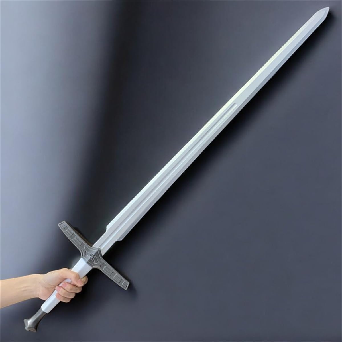 Monenjoy ウィッチャー3 ワイルドハント 西洋剣 105cm ウレタン樹脂製 片手剣 レプリカ武器 PU製 銀の剣 手作り 撮影道具 ヒーロー 戦士 仮装 パーティーグッズ コスプレグッズ 手遊び コスプレ小物 ソード コスプレ道具 イベント おもちゃ ハロウィン（単品） - Monenjoy