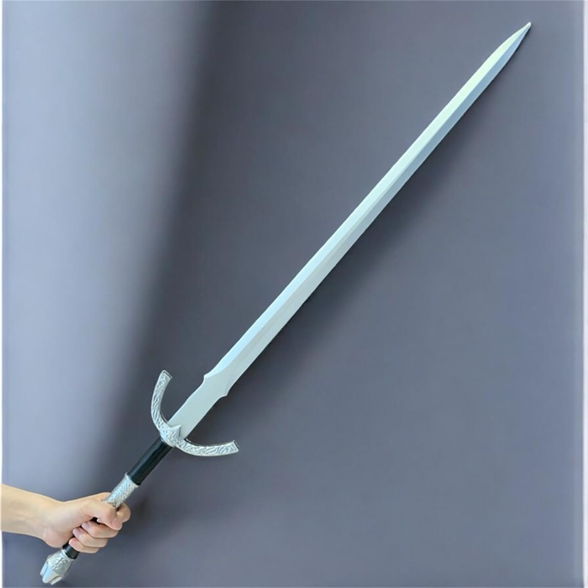 Monenjoy ウィッチャー3 ワイルドハント 西洋剣 105cm ウレタン樹脂製 片手剣 レプリカ武器 PU製 銀の剣 手作り 撮影道具 ヒーロー 戦士 仮装 パーティーグッズ コスプレグッズ 手遊び コスプレ小物 ソード コスプレ道具 イベント おもちゃ ハロウィン（単品） - Monenjoy