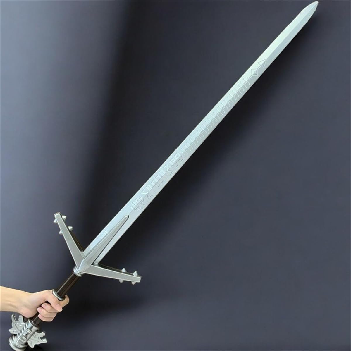 Monenjoy ウィッチャー3 ワイルドハント 西洋剣 105cm ウレタン樹脂製 片手剣 レプリカ武器 PU製 銀の剣 手作り 撮影道具 ヒーロー 戦士 仮装 パーティーグッズ コスプレグッズ 手遊び コスプレ小物 ソード コスプレ道具 イベント おもちゃ ハロウィン（単品） - Monenjoy