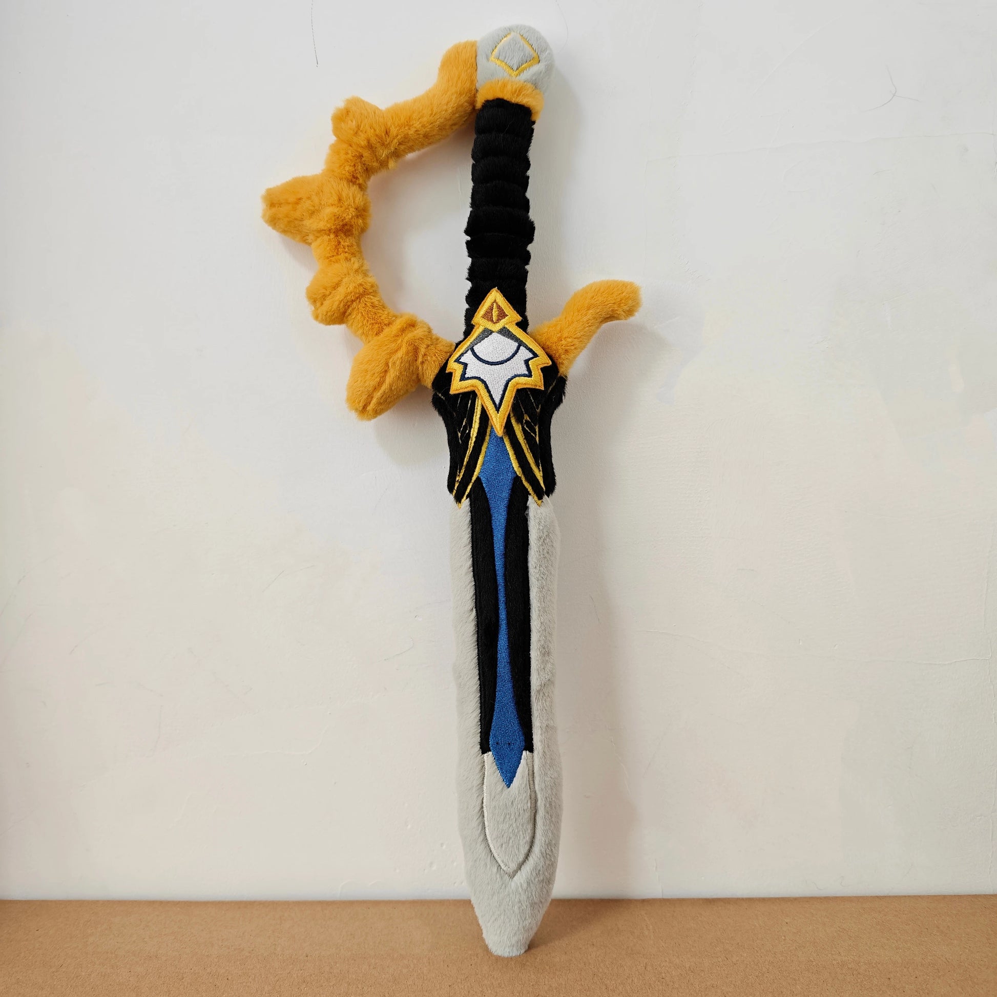 崩壊スターレイル ファイノン  武器　モチーフ武器ぬいぐるみ　侵晨　コスプレ道具　35cm　綿人形 Monenjoy